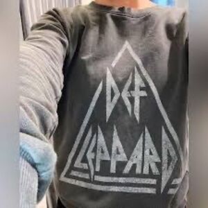 DEF LEPARD DAYDREAMER CREW SWEATSHIRT